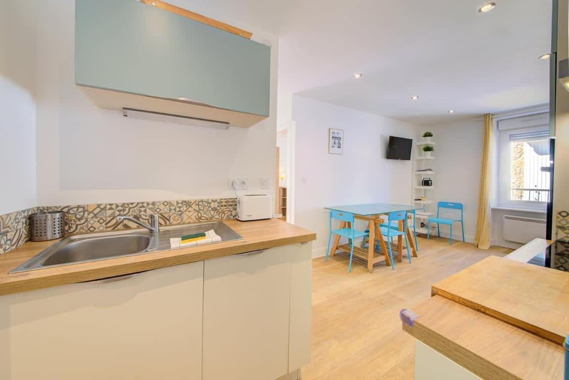 Le Magenta, 2 Chambres, Proche Apartment